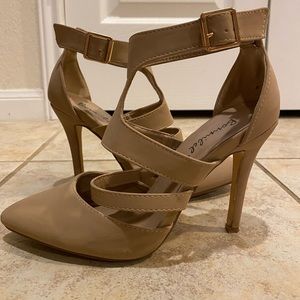 Nude pumps only worn once